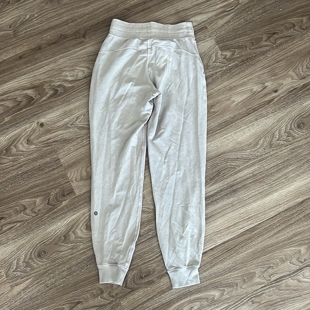 Lululemon Loop Back Jogger - image 7